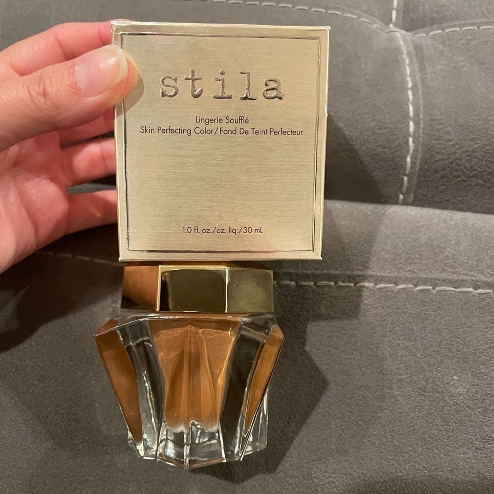 NWT Stila Lingerie Souffle Skin Perfecting Shade 7.0 1 fl oz make upโโโโโโโ